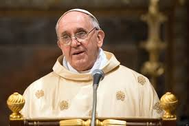 Le pape nomme la première femme à occuper un poste diplomatique supérieur au Vatican suite à la pression exigeant à l&rsquo;Eglise de donner aux femmes des postes de hautes responsabilités