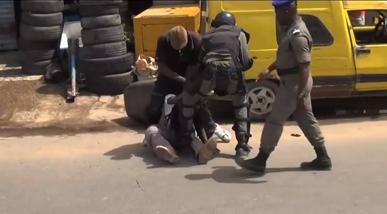 Gambie: la guerre se prépare à Dakar