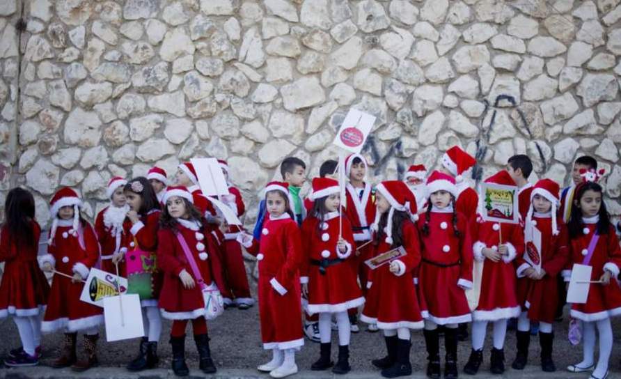 Nazareth, ville de Jésus, conteste contre la décision de Trump. Elle interdit la fête de Noël cette année