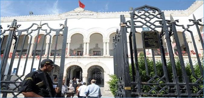 Tunisie: un homme condamné à huit mois de prison pour avoir été viσlé par 2 voleurs