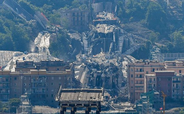 L&rsquo;effondrement d&rsquo;un pont cause la mort à 43 personnes en Italie