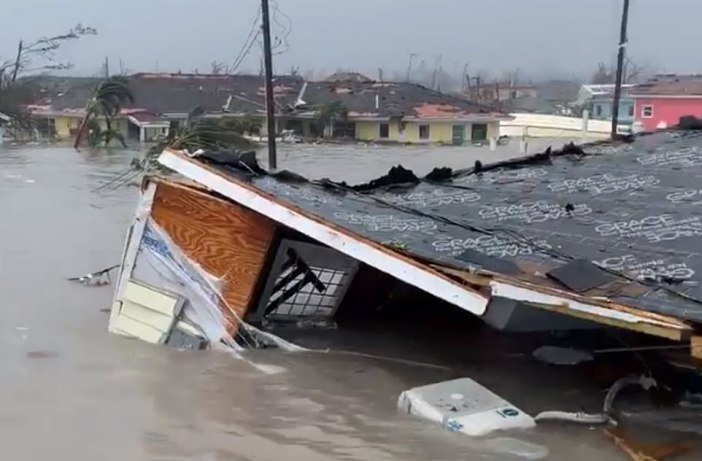 L&rsquo;ouragan Dorian a dévasté les Bahamas, l’aéroport inondé. Des morts et des blessés!