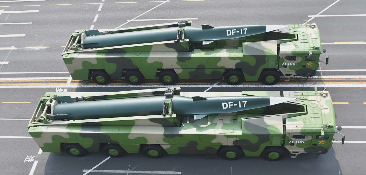 L&rsquo;armée chinoise présente un nouveau missile nucléaire balistique hypersonique , capable de violer tous les boucliers antimissiles déployés par les Etats-Unis et ses alliés