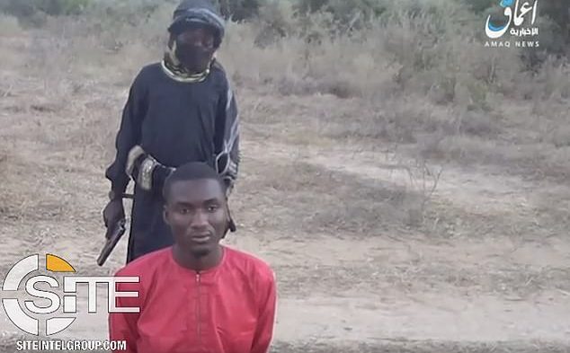 Un jeune garçon exécute un prisonnier chrétien nigérian dans une vidéo horrible de l&rsquo;Etat islamique