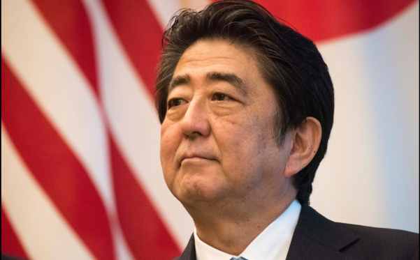Le Premier ministre japonais ordonne la fermeture de TOUTES les écoles du pays pendant un mois afin de stopper la propagation du coronavirus