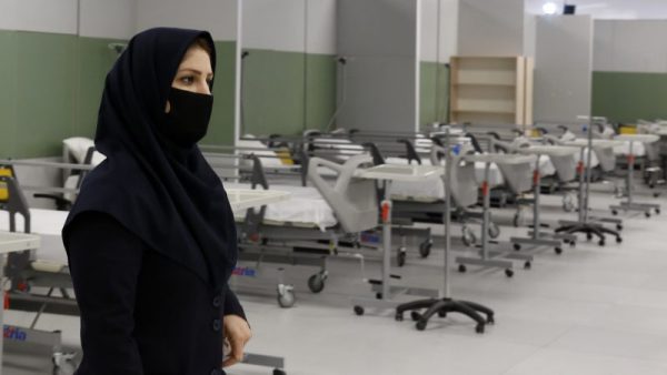 Des centaines d&rsquo;iraniens sont morts après avoir bu du méthanol en pensant à tort qu&rsquo;il guérit le coronavirus