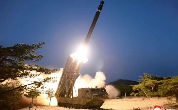 Ses détracteurs et ennemis sous la menace de coronavirus, la Corée du Nord multiplie les tests de missiles