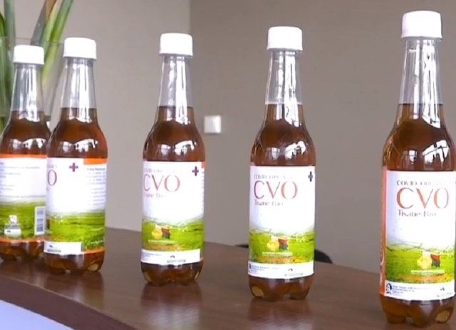 Le Covid-Organics, remède miracle contre le coronavirus, disponible en pharmacie