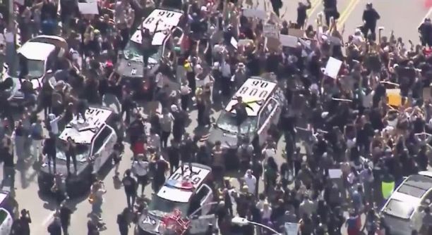 12 000 plaintes déposées contre la police de Seattle après un week-end de manifestations