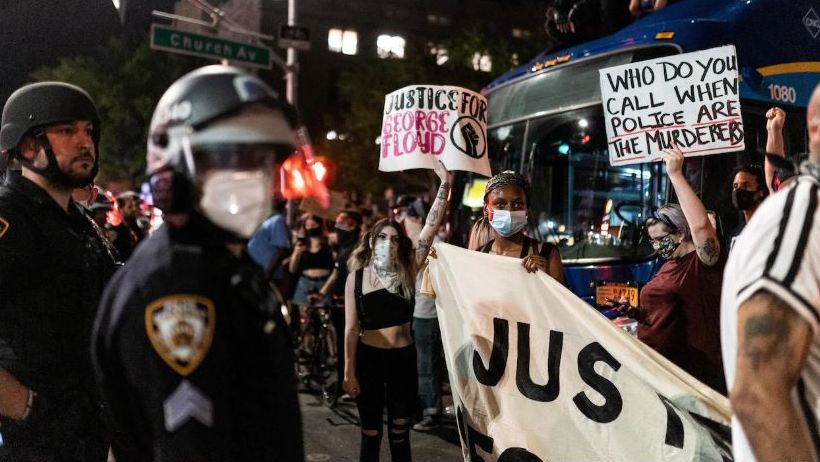 La police américaine tire sur des journalistes suisses qui couvraient une manifestation à Minneapolis